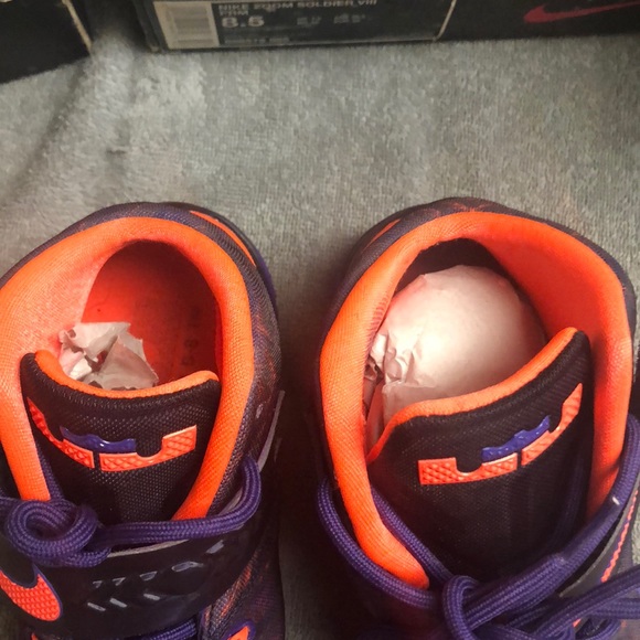 Lebrons Nike zoom soldiers viii - Picture 2 of 5